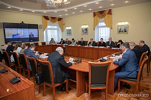 25 января председатель КСП Вологодской области Ирина Карнакова и аудиторы приняли участие в заседании комитета по бюджету и налогам областного парламента