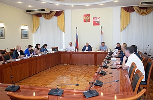 10 июня председатель КСП Вологодской области Ирина Карнакова приняла участие в заседании комитета по бюджету и налогам областного парламента