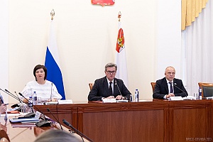 Председатель КСП Вологодской области Ирина Карнакова и заместитель председателя Елена Богданова приняли участие в обсуждении программы развития здравоохранения в ходе «нулевых» чтений законопроекта об областном бюджете на 2026–2028 годы