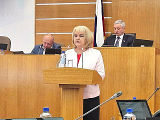 Председатель КСП Вологодской области Ирина Карнакова выступила с докладом на публичных слушаниях по годовому отчету об исполнении областного бюджета за 2023 год