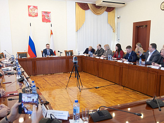Председатель КСП Вологодской области Ирина Карнакова приняла участие в мероприятии Законодательного Собрания области, в ходе которого спикер областного парламента Сергей Жестянников выступил с публичным отчетом