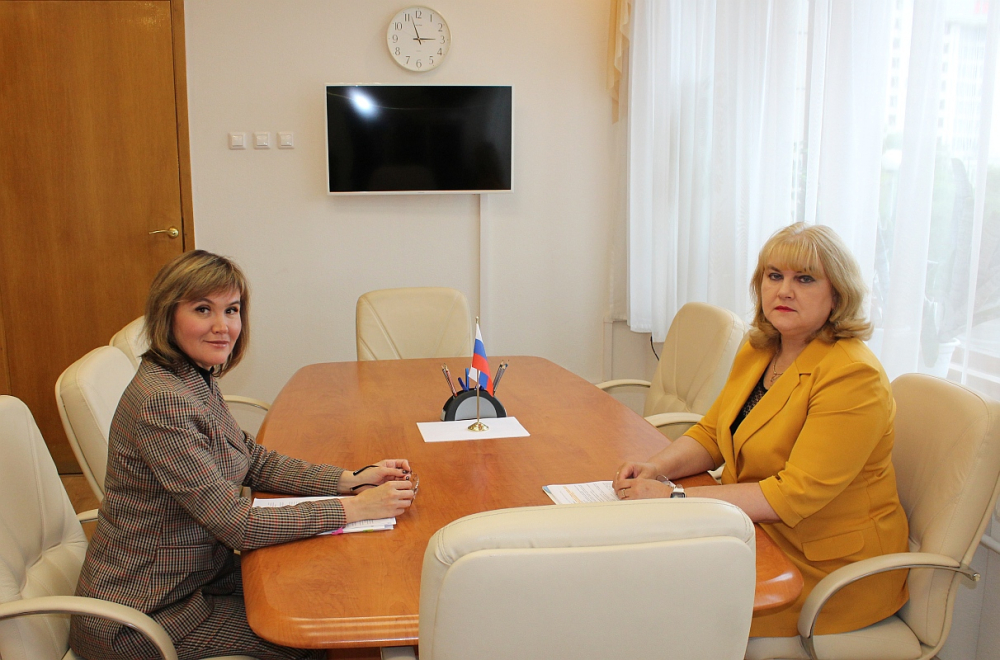 13 июля состоялась рабочая встреча председателя КСП Вологодской области Ирины Карнаковой и руководителя УФК по Вологодской области Анны Морозовой