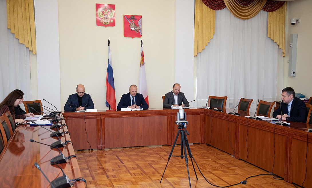 25 октября председатель КСП Вологодской области Ирина Карнакова приняла участие в заседании комитета по бюджету и налогам областного парламента