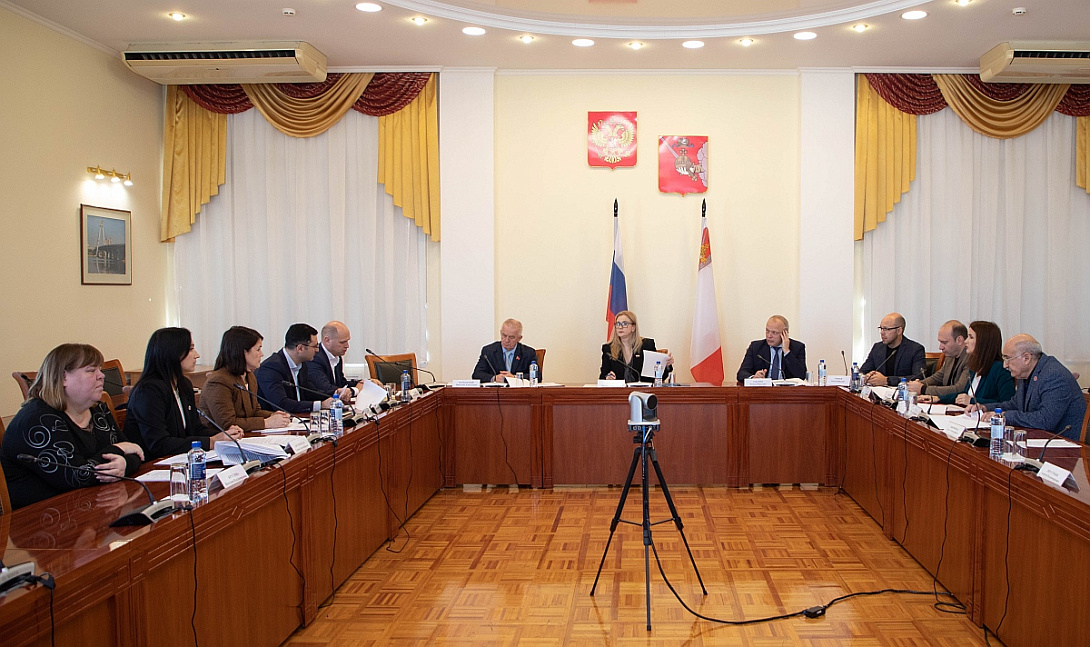 Председатель КСП Вологодской области Ирина Карнакова и аудитор Светлана Белякова участвовали в обсуждении госпрограммы охраны окружающей среды в рамках «нулевых» чтений законопроекта о бюджете региона на 2025–2027 годы