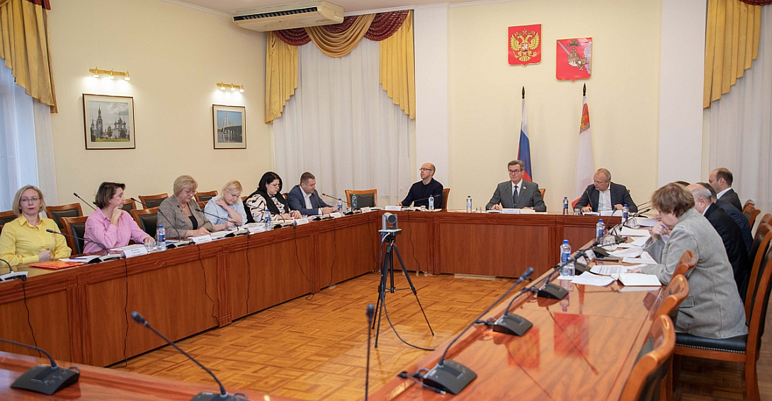 Председатель КСП Вологодской области Ирина Карнакова и заместитель председателя Елена Богданова приняли участие в обсуждении программы развития здравоохранения в ходе «нулевых» чтений законопроекта об областном бюджете на 2025–2027 годы