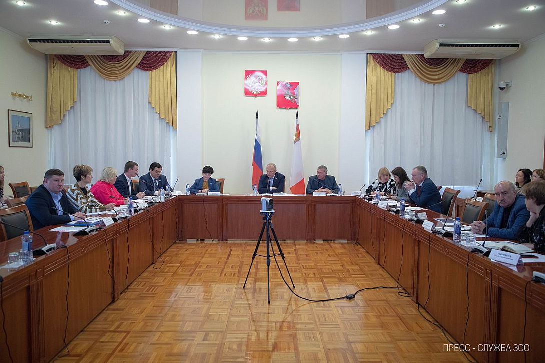 Председатель КСП Вологодской области Ирина Карнакова, аудиторы Мария Пепшина и Василий Лукин участвовали в обсуждении программы обеспечения населения доступным жильем в «нулевых» чтениях законопроекта о бюджете на 2025–2027 годы